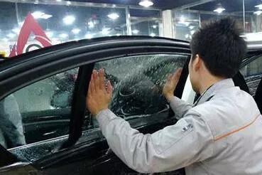 購車禮品不是越多越好，精明選擇值錢的汽車美容服務(wù)